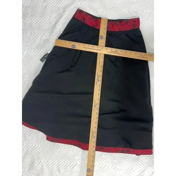 White House Black Market Skirt, Size 4 – Elegant Black, Delicate & Sophisticated - Picture 16 of 16